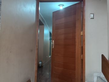 VENDO AMPLIO DEPARTAMENTO EN LINCE