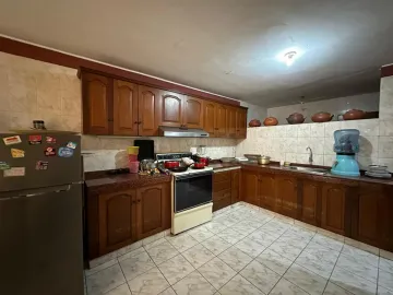 VENDO AMPLIO DEPARTAMENTO EN LINCE