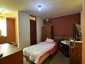 VENDO AMPLIO DEPARTAMENTO EN LINCE