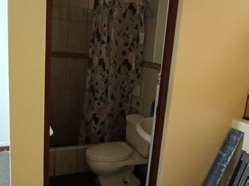 VENDO AMPLIO DEPARTAMENTO EN LINCE