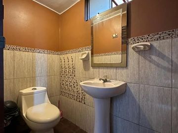 VENDO AMPLIO DEPARTAMENTO EN LINCE