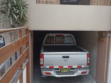 VENDO AMPLIO DEPARTAMENTO EN LINCE