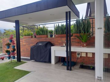 VENDO CASA EN CONJUNTO RESIDENCIA LA CIMA EN RUITOQUE CONDOMINIO CLUB