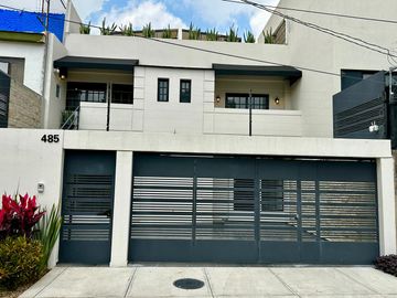 MODERNO DEPARTAMENTO EN VENTA, LA MEJOR UBICACION, COLONIA CHAPALITA GUADALAJARA!
