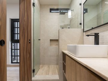 DEPARTAMENTO EN CHAPALITA GUADALAJARA, CON 3 RECAMARAS ! MODERNOS ACABADOS.