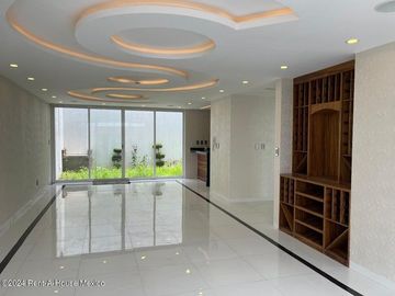 Venta Casa estilo contemporáneo en residencial Aqua II en lago esmeralda #25-504