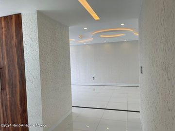 Venta Casa estilo contemporáneo en residencial Aqua II en lago esmeralda #25-504