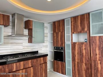 Venta Casa estilo contemporáneo en residencial Aqua II en lago esmeralda #25-504