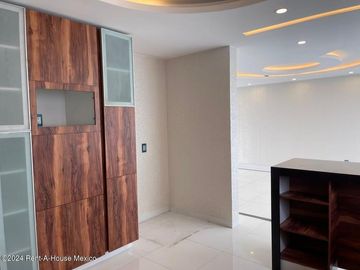 Venta Casa estilo contemporáneo en residencial Aqua II en lago esmeralda #25-504
