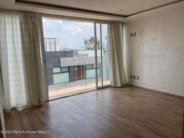 Venta Casa estilo contemporáneo en residencial Aqua II en lago esmeralda #25-504