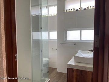 Venta Casa estilo contemporáneo en residencial Aqua II en lago esmeralda #25-504