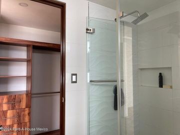 Venta Casa estilo contemporáneo en residencial Aqua II en lago esmeralda #25-504