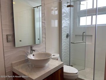 Venta Casa estilo contemporáneo en residencial Aqua II en lago esmeralda #25-504