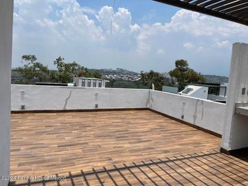 Venta Casa estilo contemporáneo en residencial Aqua II en lago esmeralda #25-504