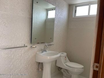 Venta Casa estilo contemporáneo en residencial Aqua II en lago esmeralda #25-504