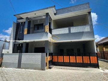 RUMAH 2 LANTAI, DEKAT RING ROAD UTARA MAGUWOHARJO