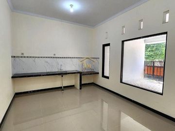 RUMAH 2 LANTAI, DEKAT RING ROAD UTARA MAGUWOHARJO