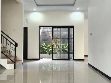 RUMAH 2 LANTAI, DEKAT RING ROAD UTARA MAGUWOHARJO