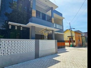 RUMAH 2 LANTAI, DEKAT RING ROAD UTARA MAGUWOHARJO