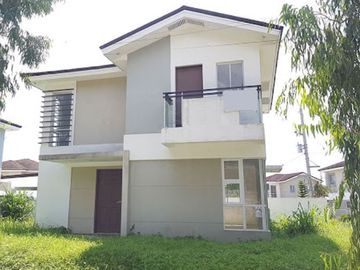HOUSE FOR SALE IN RIDGE VIEW - NUVALI
