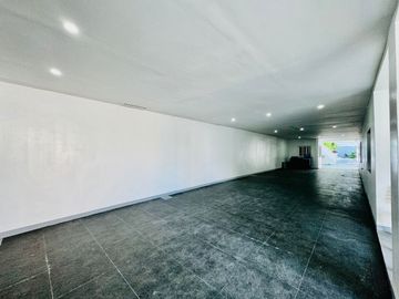 Well Maintained 7 Bedroom House and Lot for Sale in Parañaque City