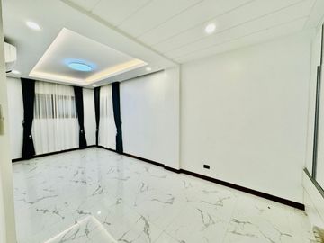Well Maintain 7 Bedroom House and Lot for Sale in Parañaque City