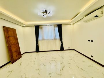 Well Maintain 7 Bedroom House and Lot for Sale in Parañaque City