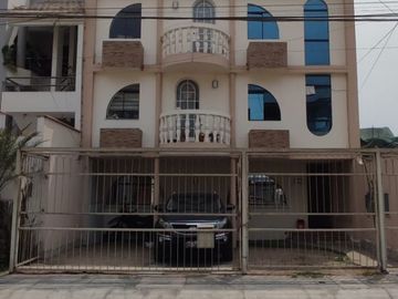Vendo dúplex por remodelar La Molina $ 95,000 negociables