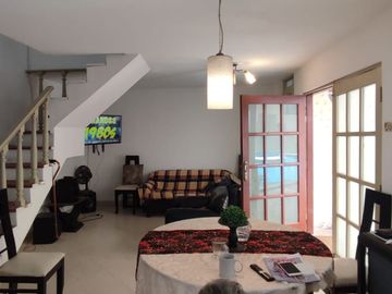 Vendo dúplex por remodelar La Molina $ 95,000 negociables