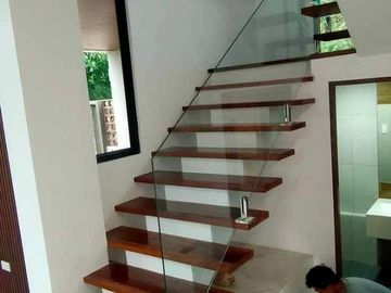 Airy Bright Contemporary Brand New House and Lot with Pool for Sale in Tagaytay City
