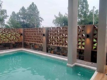 Airy Bright Contemporary Brand New House and Lot with Pool for Sale in Tagaytay City