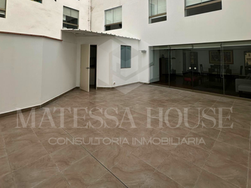 SE VENDE O ALQUILA duplex de 3 dormitorios en calle Los Apaches, Surco
