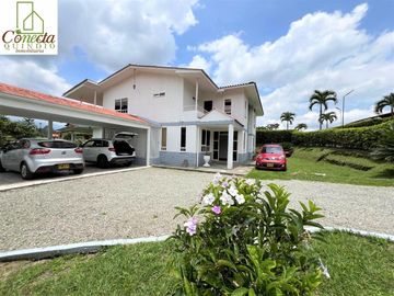 Casa Campestre en Venta – Calarcá Quindío - Conjunto Cerrado