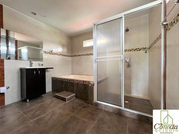 Casa Campestre en Venta – Calarcá Quindío - Conjunto Cerrado