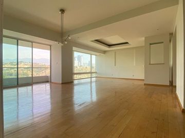 Exclusivo Departamento en Lomas Country Club: Lujo, Confort y Amenidades de Primera Clase