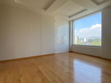 Exclusivo Departamento en Lomas Country Club: Lujo, Confort y Amenidades de Primera Clase