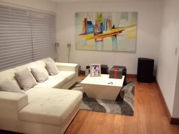 VENDO LINDO TRIPLEX CON 50 M2 DE TERRAZA, PARRILLA, 4 DORMITORIOS, CUATRO BAÑOS, SEMI AMOBLADO.