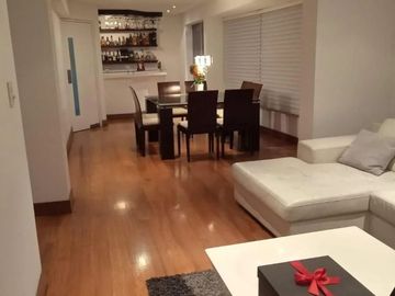 VENDO LINDO TRIPLEX CON 50 M2 DE TERRAZA, PARRILLA, 4 DORMITORIOS, CUATRO BAÑOS, SEMI AMOBLADO.