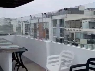 VENDO LINDO TRIPLEX CON 50 M2 DE TERRAZA, PARRILLA, 4 DORMITORIOS, CUATRO BAÑOS, SEMI AMOBLADO.