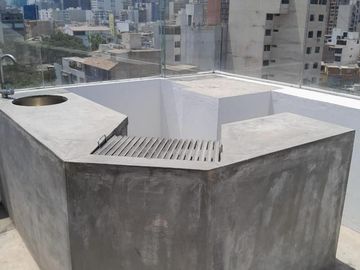 VENDO LINDO TRIPLEX CON 50 M2 DE TERRAZA, PARRILLA, 4 DORMITORIOS, CUATRO BAÑOS, SEMI AMOBLADO.