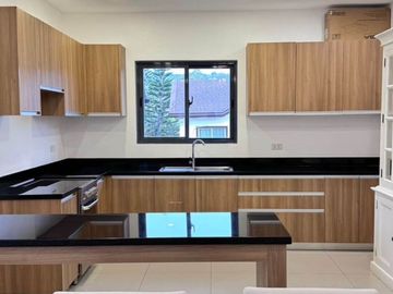 470sqm 4BR House & Lot for SALE in Sun Valley Golf Course Subdivision