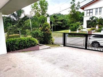 470sqm 4BR House & Lot for SALE in Sun Valley Golf Course Subdivision