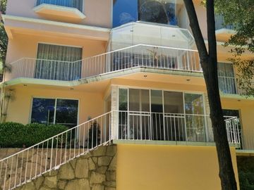EXCELENTE RESIDENCIA EN VENTA  CONDADO DE SAYAVEEDRA