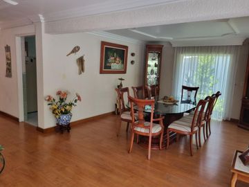 EXCELENTE RESIDENCIA EN VENTA  CONDADO DE SAYAVEEDRA