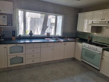 EXCELENTE RESIDENCIA EN VENTA  CONDADO DE SAYAVEEDRA