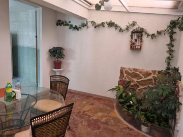EXCELENTE RESIDENCIA EN VENTA  CONDADO DE SAYAVEEDRA