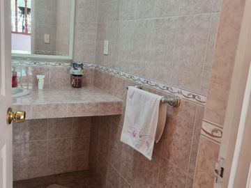 EXCELENTE RESIDENCIA EN VENTA  CONDADO DE SAYAVEEDRA