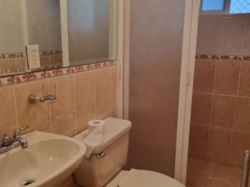 EXCELENTE RESIDENCIA EN VENTA  CONDADO DE SAYAVEEDRA