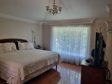 EXCELENTE RESIDENCIA EN VENTA  CONDADO DE SAYAVEEDRA