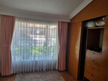 EXCELENTE RESIDENCIA EN VENTA  CONDADO DE SAYAVEEDRA